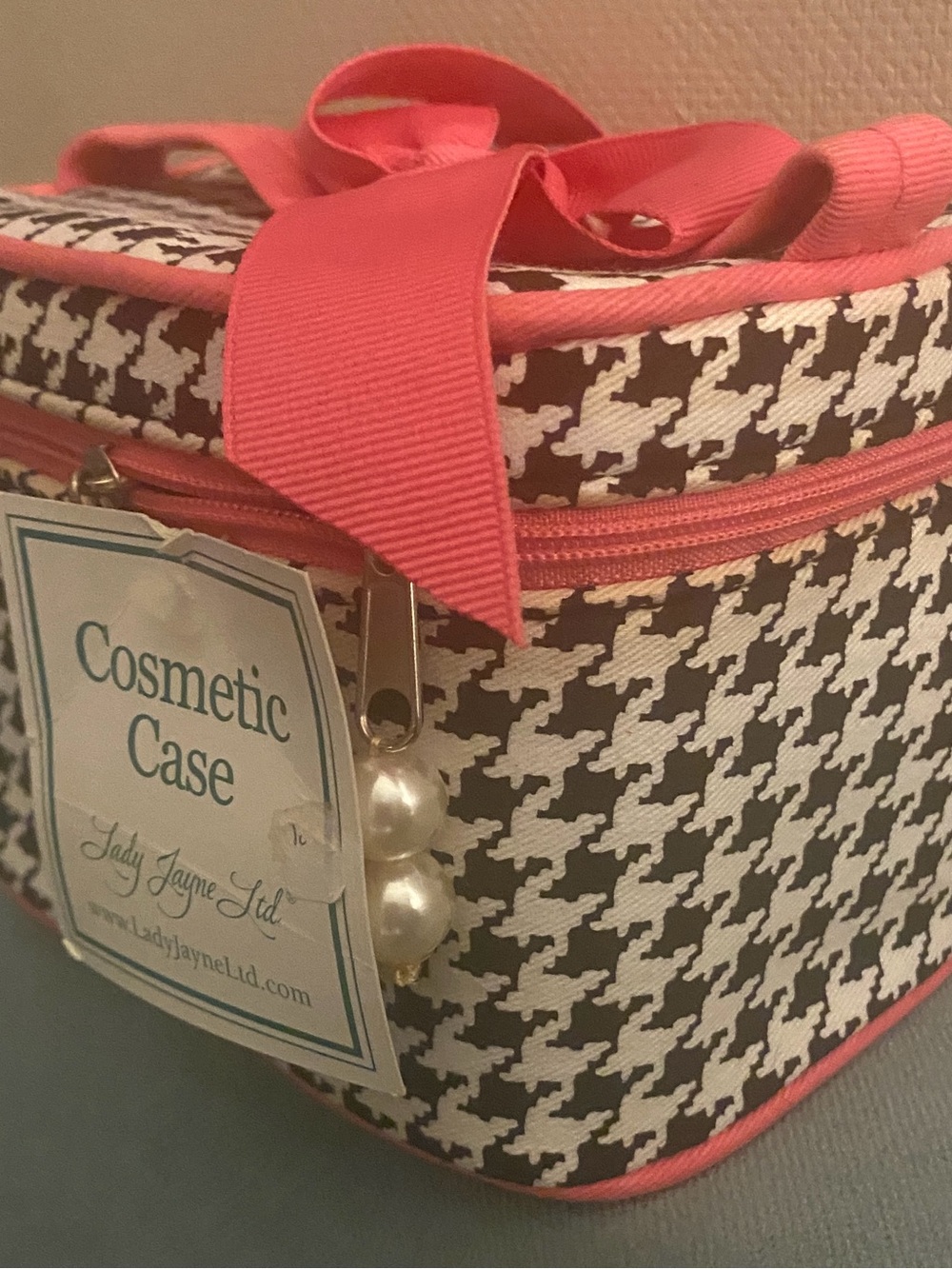 NWT Lady Jayne Chic Black, White & Pink Bow Cosmetic Case